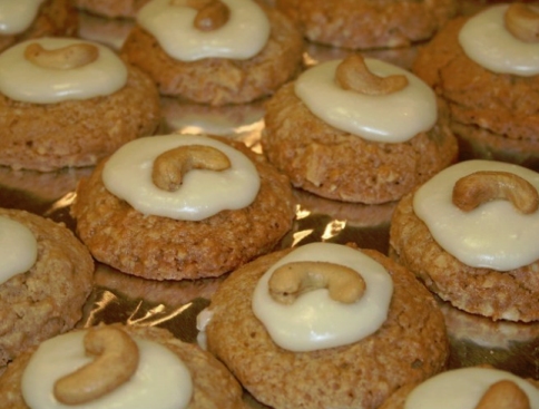 Creamy Cashew Cookies and recipe
